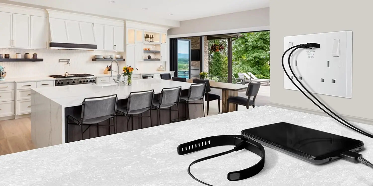 BG Electrical White Double Socket USB 2x -A 3.1A Square Edge 2 Gang 13A  Switched 922U3 BG (British General)