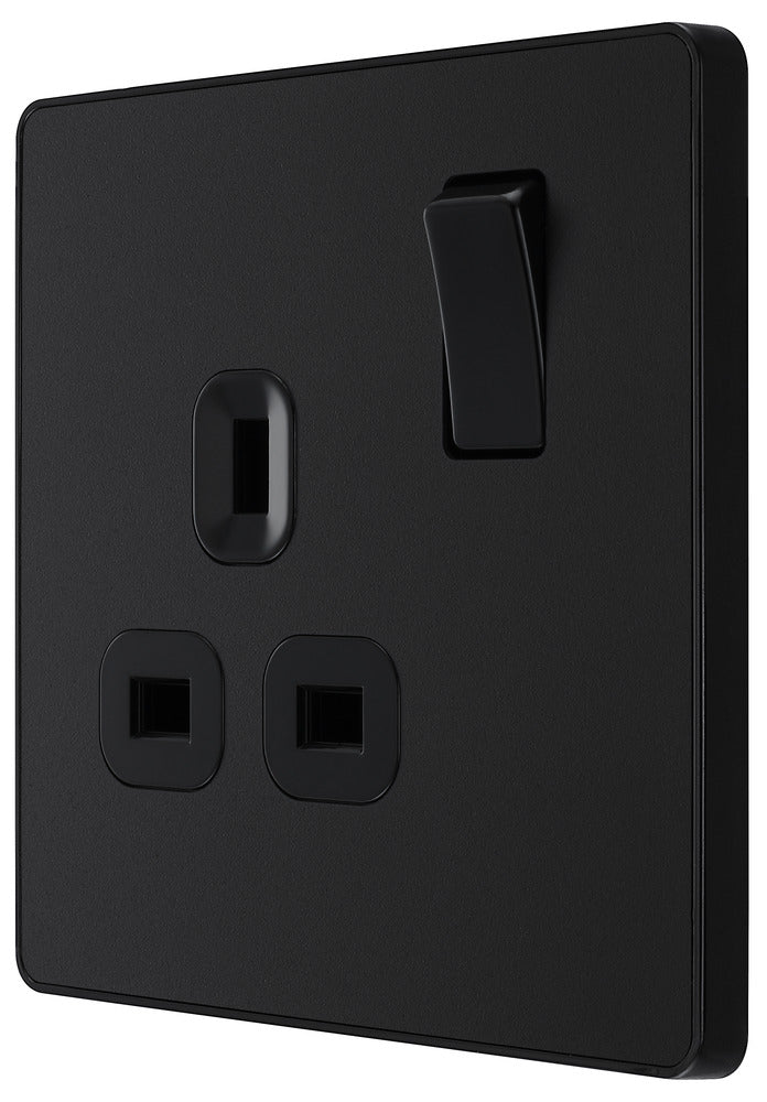 BG Evolve Matt Black Screwless Single Socket PCDMB21B